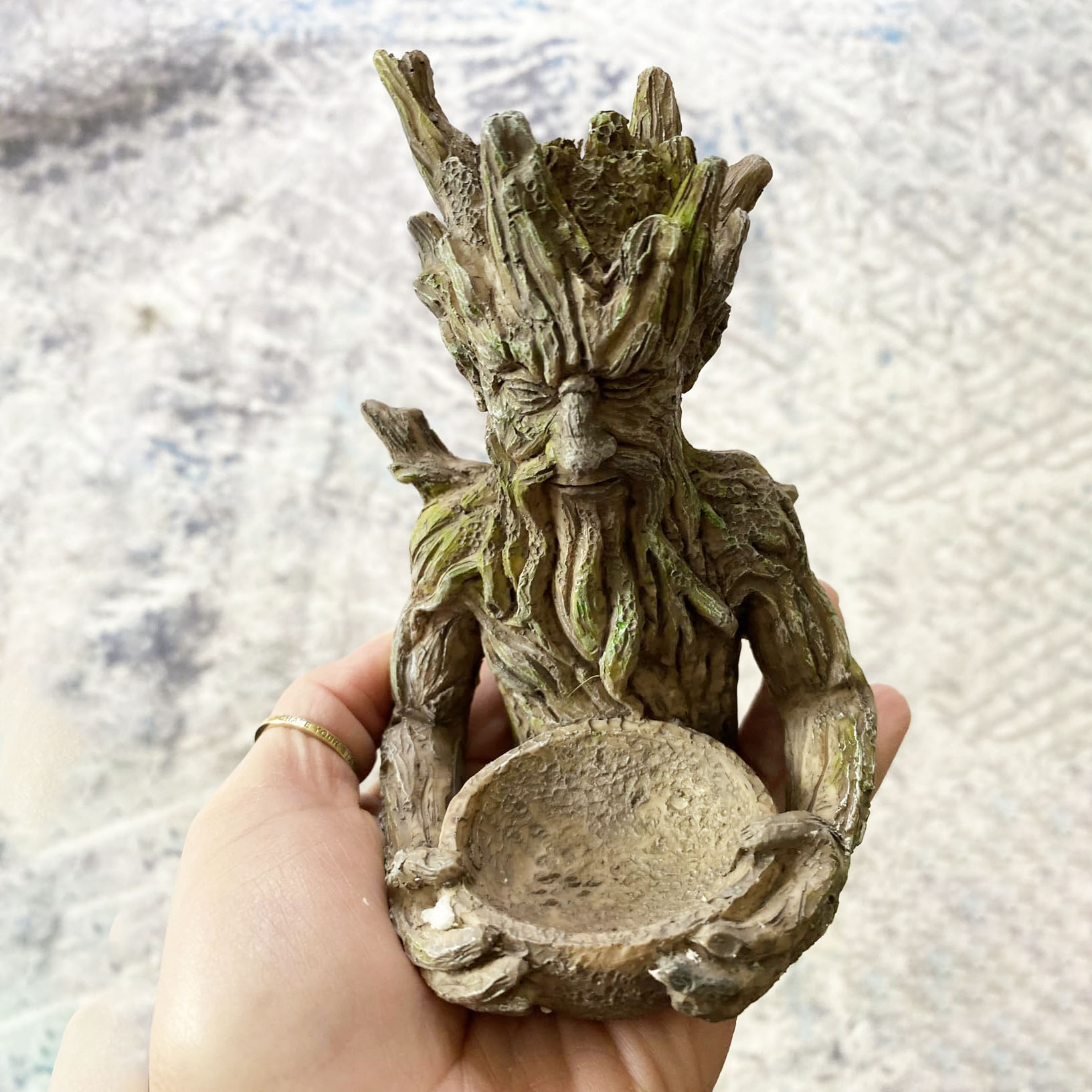 Resin Tree Face Bird Feeder, O - đánh giá và giá Resin Art Hanging